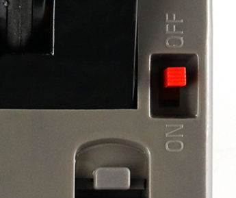 打碟豬玩具底部紅柄開關